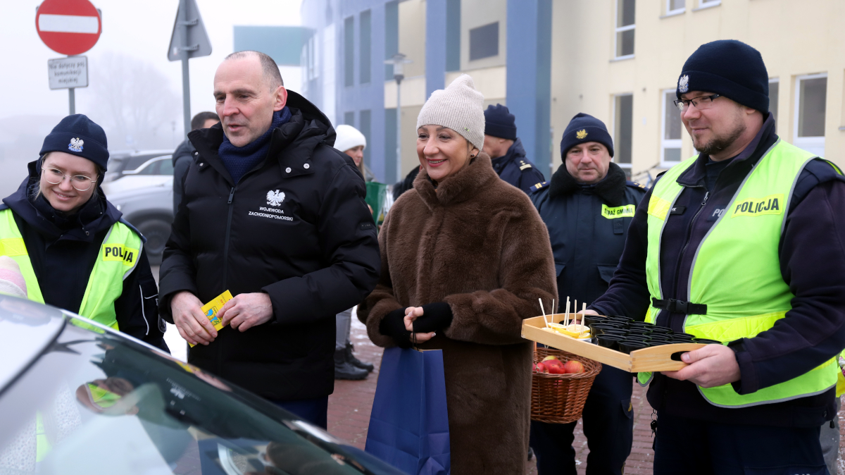 Akcja "jabłko lub cytrynka" przy Publicznej Szkole Podstawowej w Mierzynie