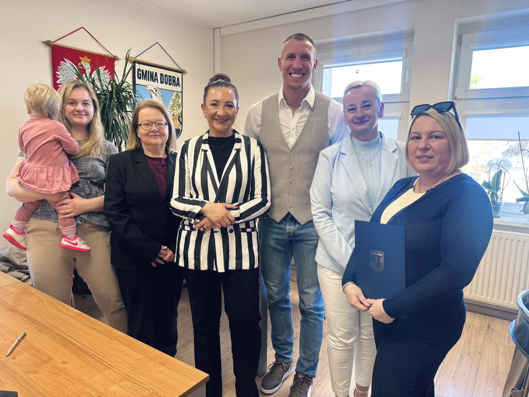 Gmina Dobra wspiera sport – podpisano umowy na realizację zadań publicznych