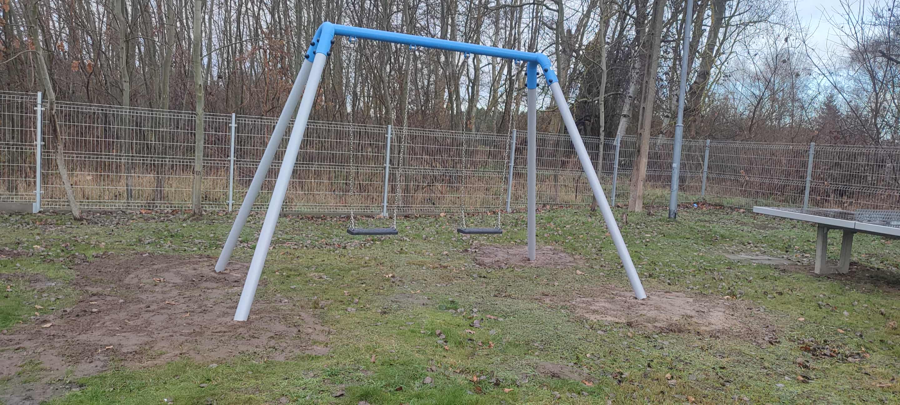 Nowe urządzenia rekreacyjno-zabawowe na terenie rekreacyjnym w Łęgach