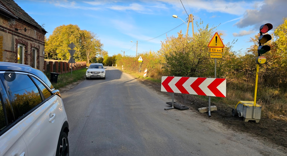 Powiat Policki przebudowuje drogę powiatową Mierzyn - Stobno