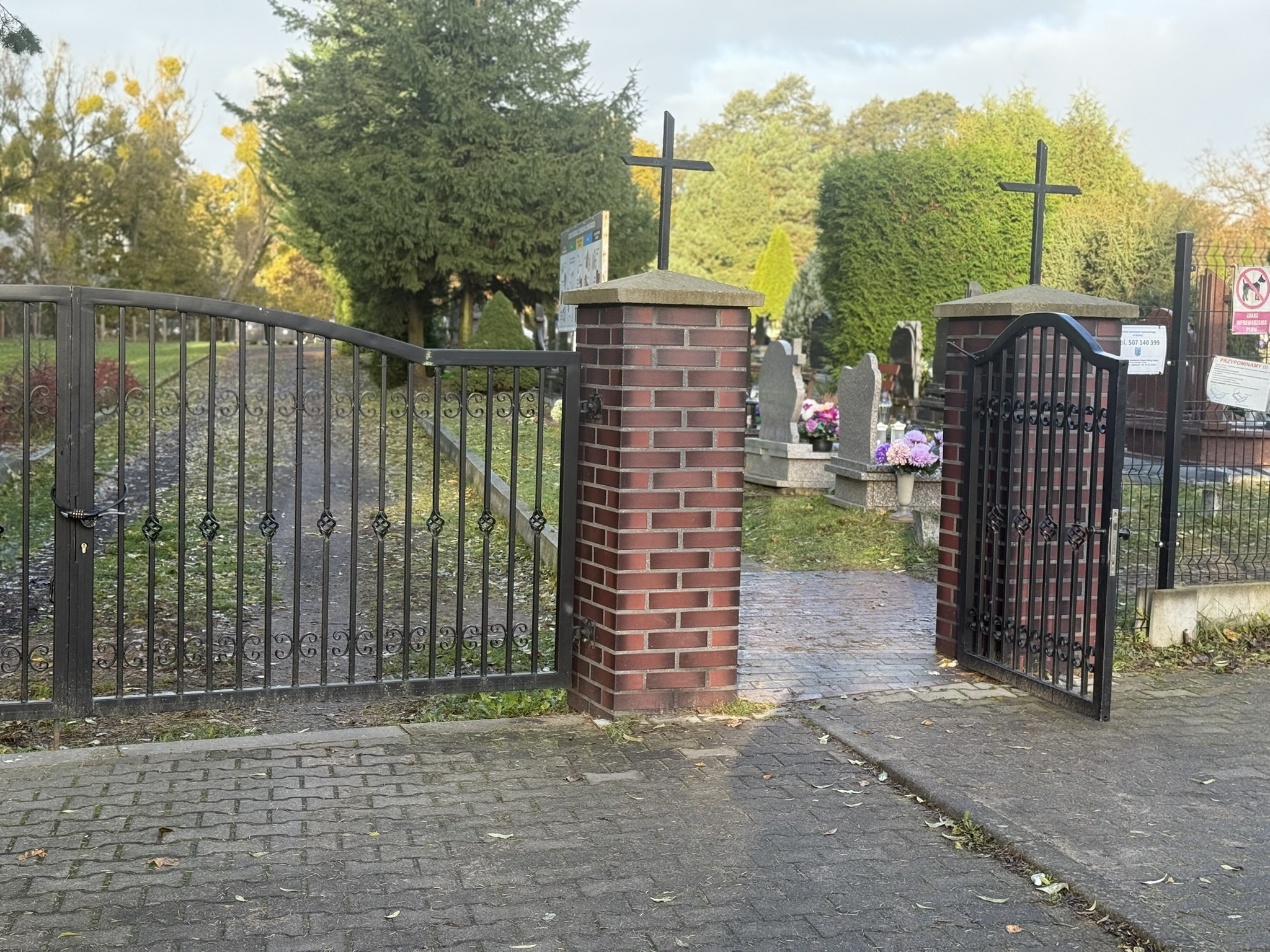 Uruchomienie wody na cmentarzach komunalnych