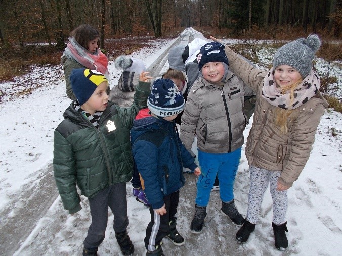 Świetlice Wiejskie w Buku, Łęgach i Grzepnicy w okresie ferii zimowych serdecznie zapraszają dzieci i młodzież na zajęcia rekreacyjno-sportowe