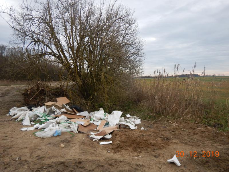 Ustalony sprawca wyrzucenia śmieci w rejonie Bezrzecza