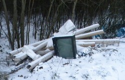 Śmieci w pobliżu miejscowości Skarbimierzyce