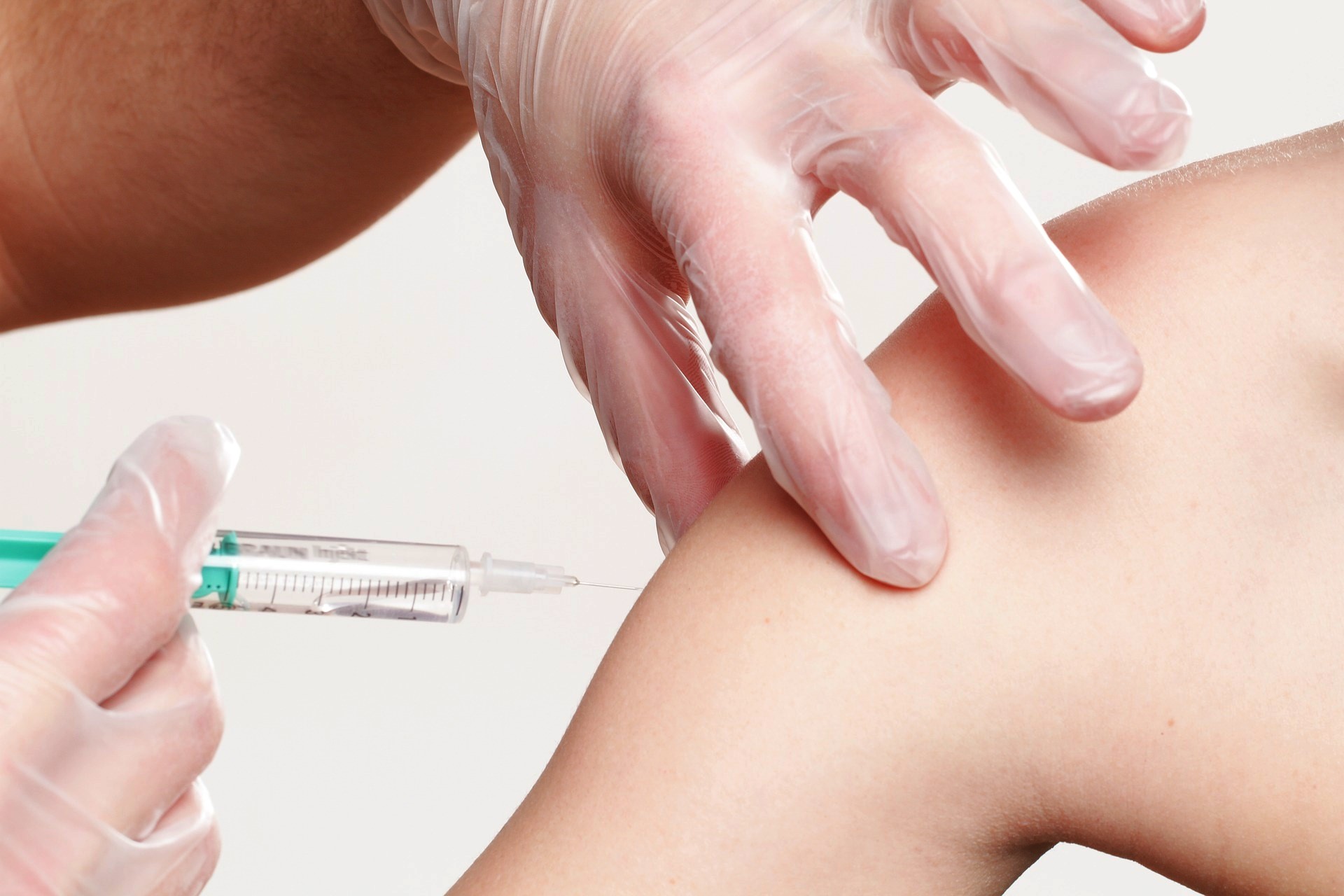 Bezpłatne  szczepienia  przeciwko grypie dla mieszańców Gminy Dobra